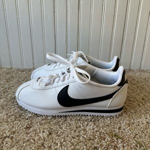 Black and white Nike cortez